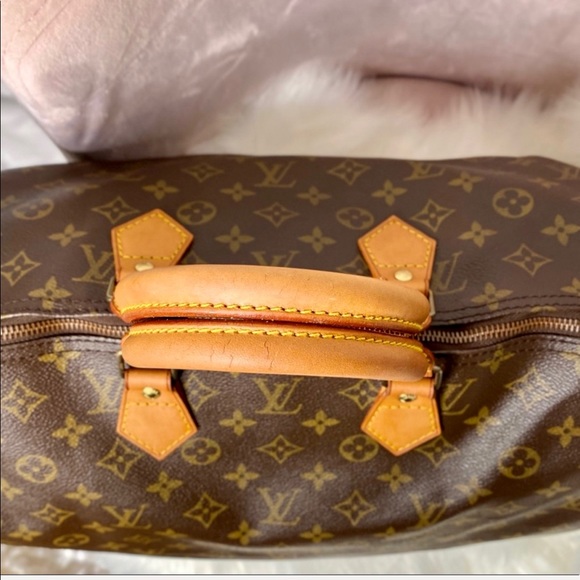 SOLD Authentic Louis Vuitton Speedy 40 Handbag - Picture 11 of 13